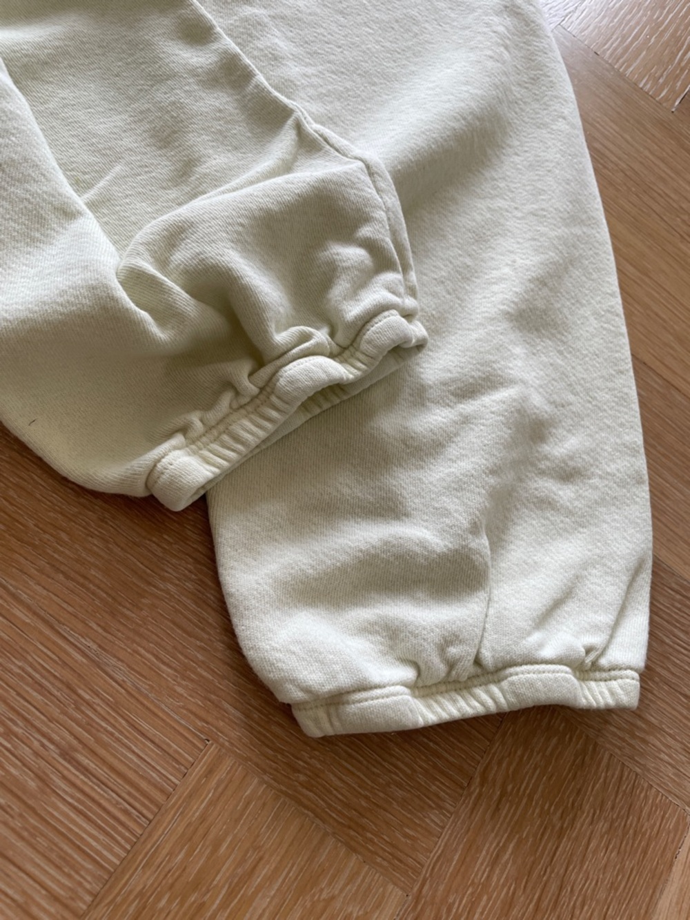 PerfectWhiteTee sweatpants size medium - Picture 5 of 7